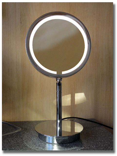 Kosmetikspiegel zum Stellen mit Vergrösserung Kosmetikspiegel zum Stellen mit Vergrösserung